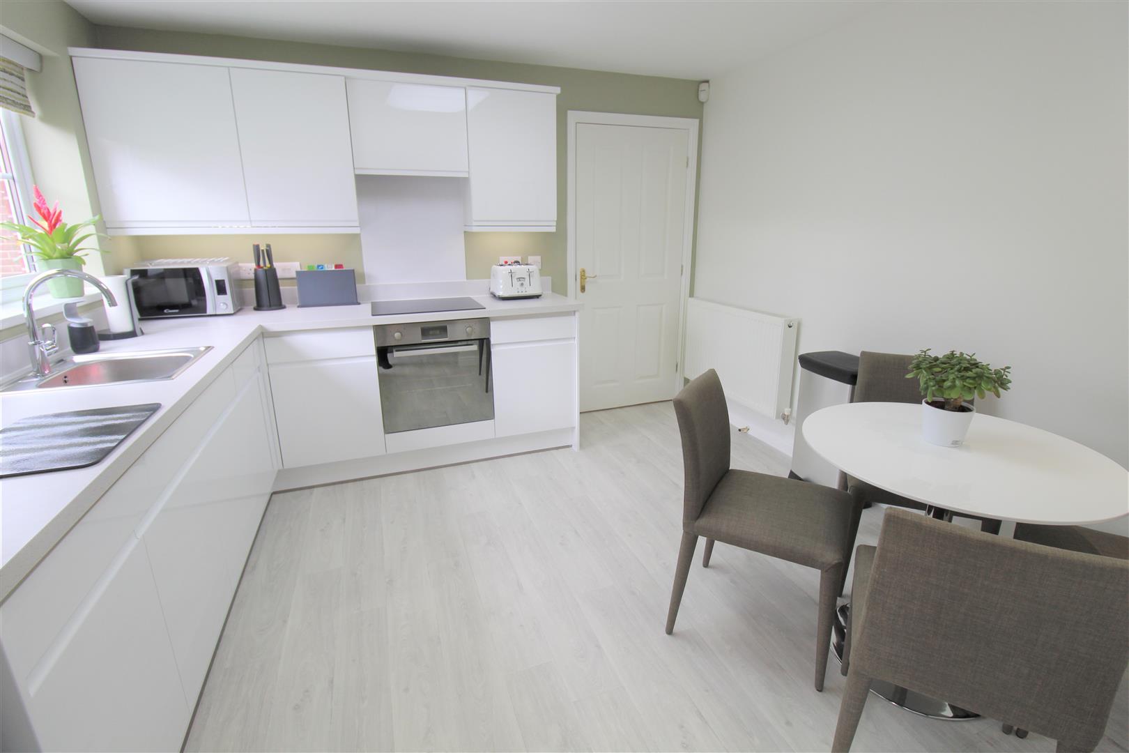 Emerald Way, Milton